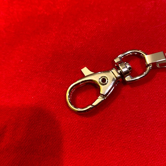 BELT . NEW.   FOR KRISTEN - Picture 4 of 4